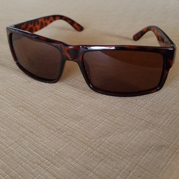 dakota smith sunglasses